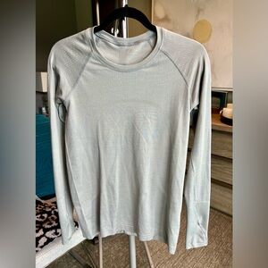 LULULEMON SWIFTLY TECH LING SLEEVE 2.0 RHINO GREY SIZE 8